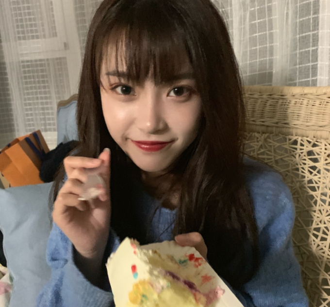 实在混不下去了,纯欲鼻祖半藏森林做起微商?却连生活费都赚不到