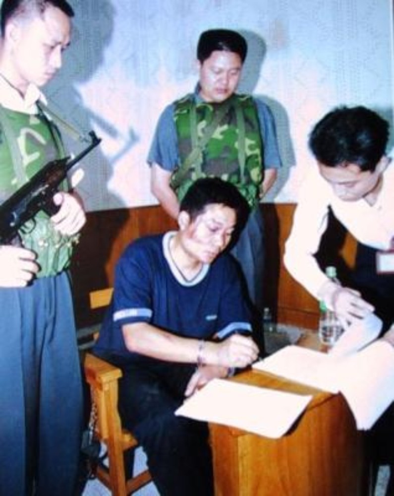 2000年湖南悍匪张君落网,宣判后,他对两个儿子说了这样一段话_腾讯新