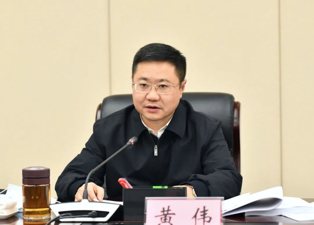 市政府党组副书记向承强,党组成员刘晓杰,李旭,刘承东,明岩,李勰,武荣