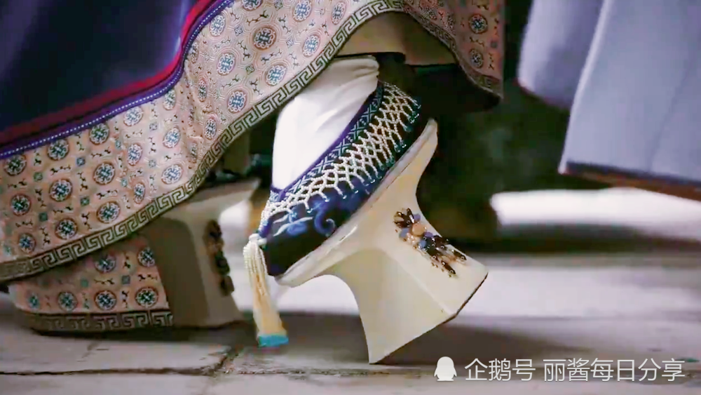 清朝漂亮的花盆底鞋,普通宫女是没有资格穿的