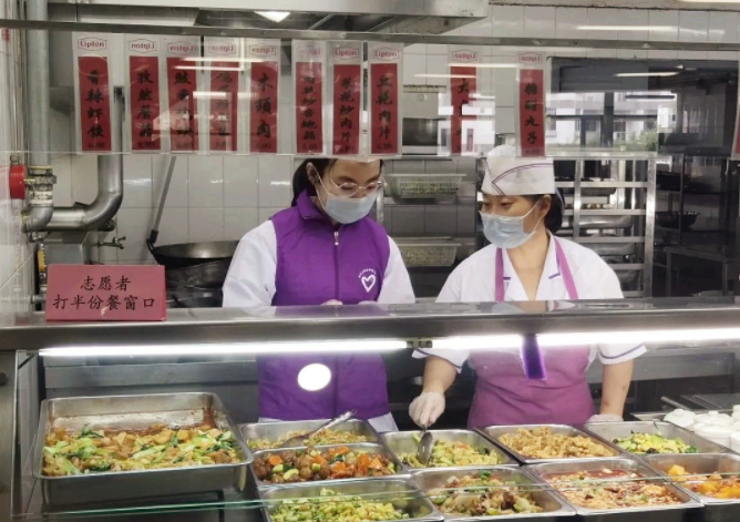 清华食堂内部照片公开引无数大学生羡慕果然越优秀越会被善待