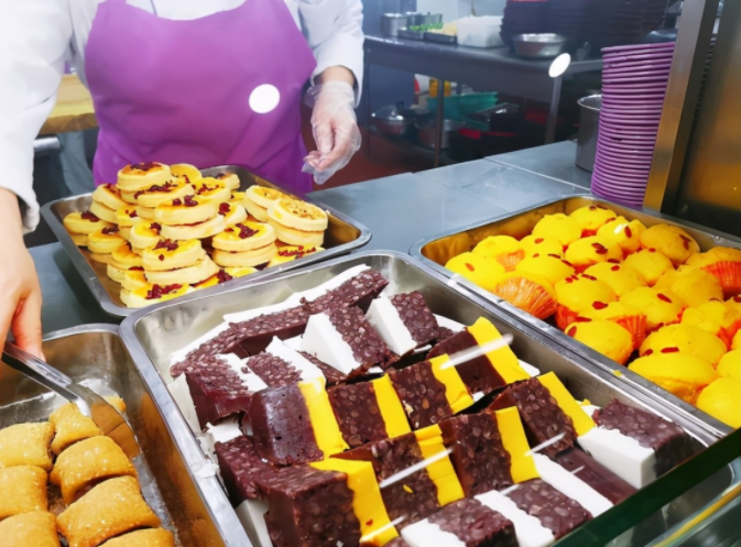 清华食堂内部照片公开引无数大学生羡慕果然越优秀越会被善待