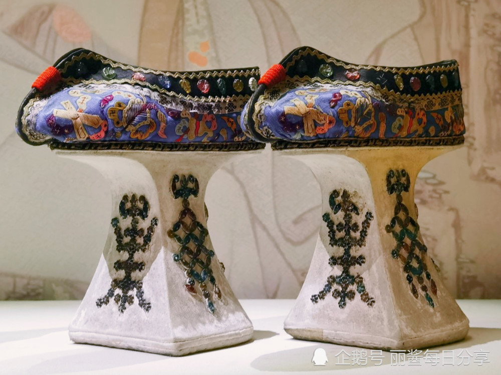 清朝漂亮的花盆底鞋,普通宫女是没有资格穿的