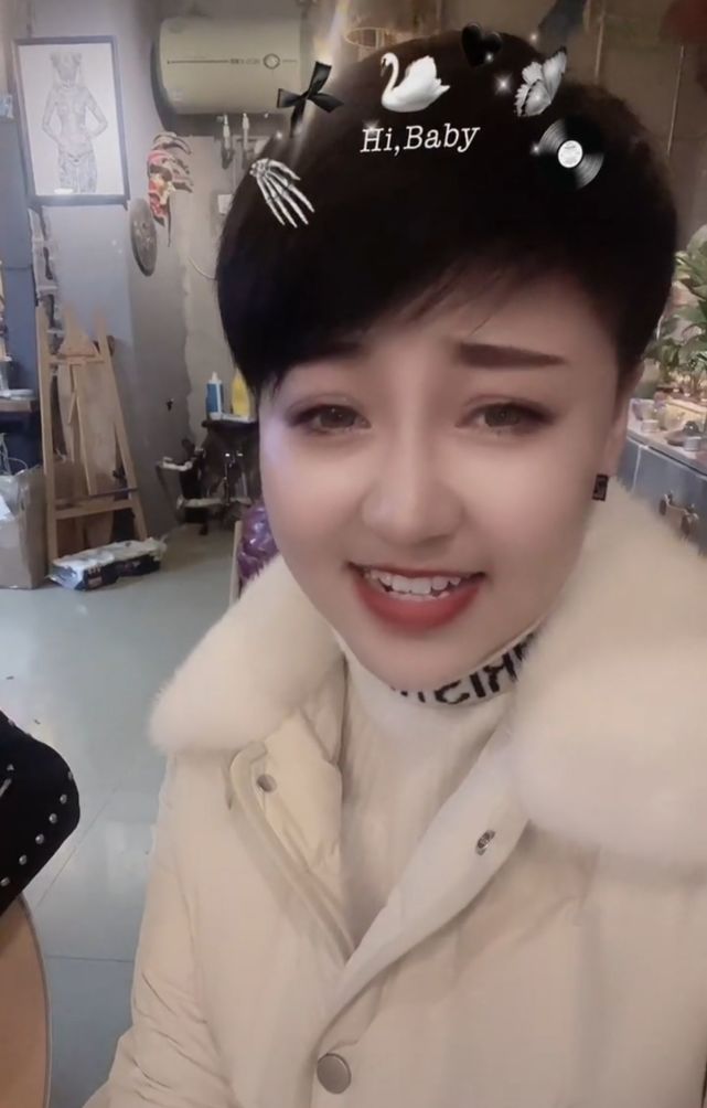 杨树林妻子胖丫晒近照3年牢狱瘦不少与许晴比美自夸一模一样