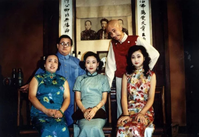 《美国来的妻子》到2001年的《艺术》,2005年的《原罪》等话剧,林栋甫