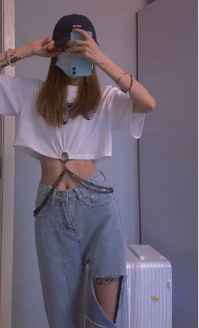 a4腰已经过时美女主播锁链腰惊呆众人网友是我得不到的身材