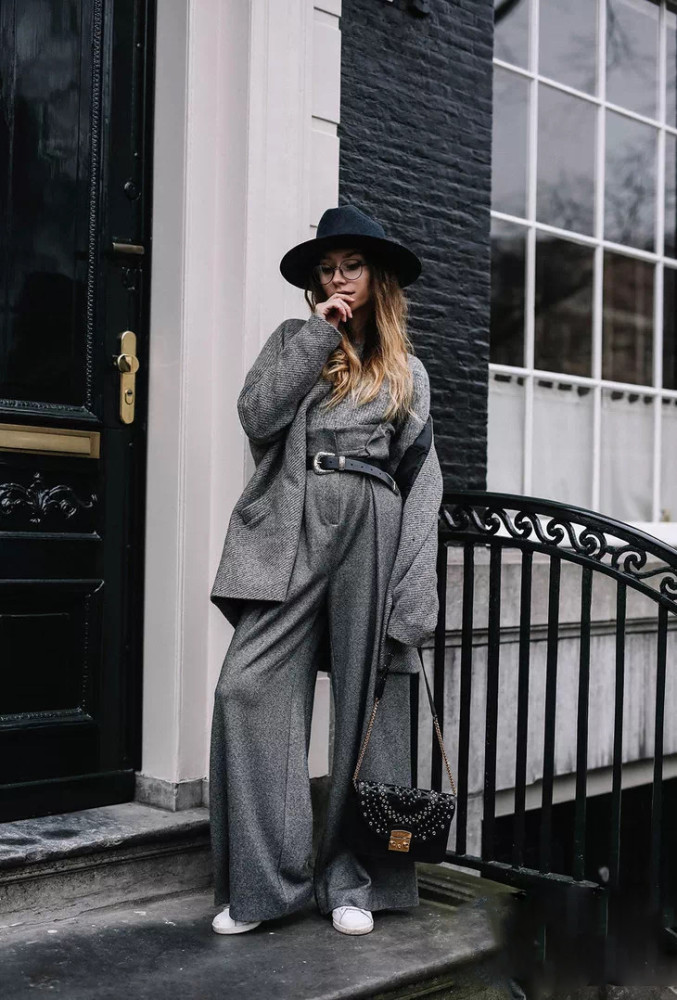 灰色大衣怎么搭配好看?4个穿搭技巧了解下,时髦变高级_腾讯新闻