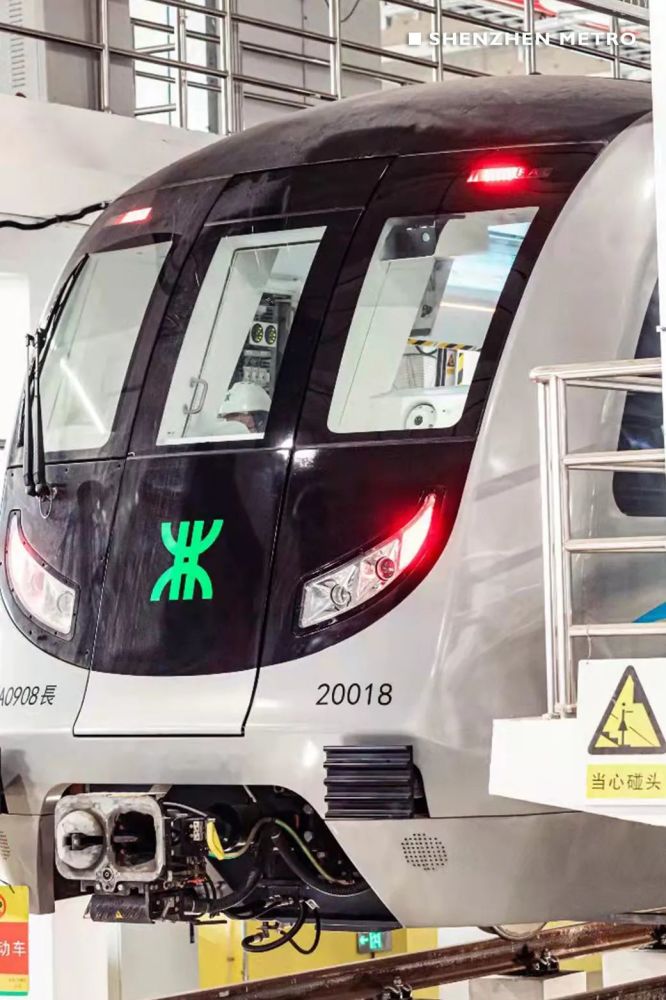 在经过周密的组织,系统的调试后 11月8日,深圳地铁20号线 正式进入