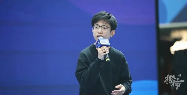 b站网红up主何同学毕业后去哪儿了?目的地:杭州_腾讯新闻