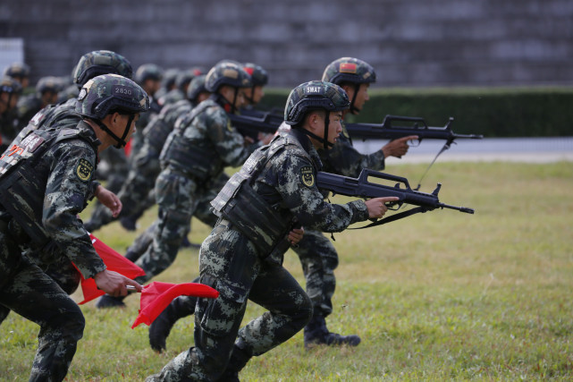 訓練不降溫看武警官兵火熱大練兵