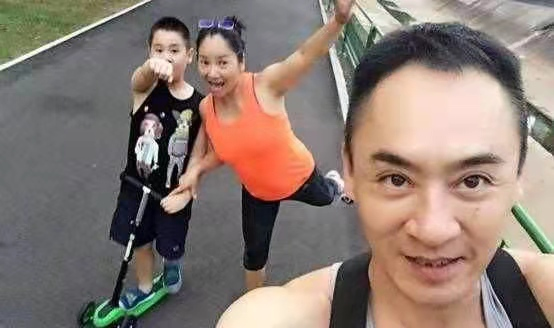 《一见倾心》"最帅慕容复"修庆,一身军装碾压年轻男演员