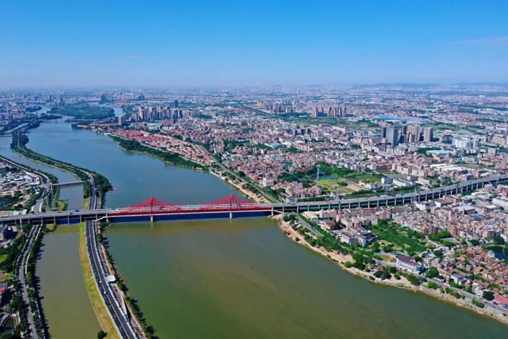 来源:萧培东)▲中堂蓝天美景(来源:萧培东)▲蓝天下东江静静流淌(来源