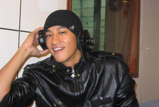 41岁娶小8岁商场售货员|贾静雯|宋新妮|步惊云|何润东|孙俪