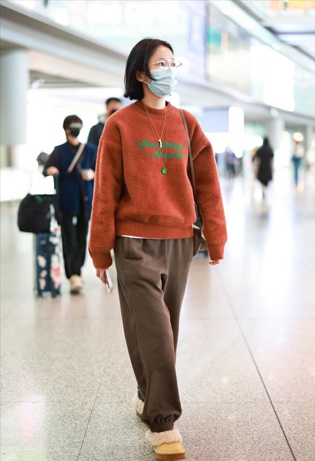 韩国济州岛打工2019棕红色私服公式搭显裤小黑显