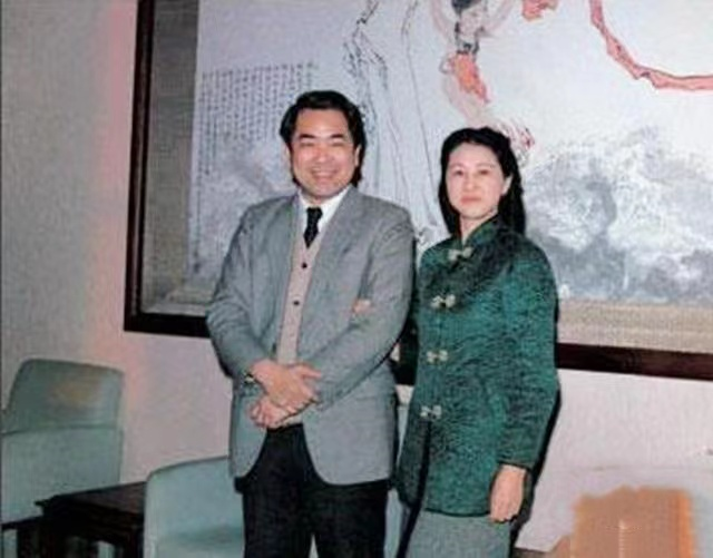 有报道称范曾与楠莉在一起后,曾说出过"为了你,我已从黑发变成白头"