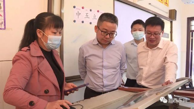 何翔调研乡村小学教育工作时强调:提升乡村教育质量 推动全市城乡教育