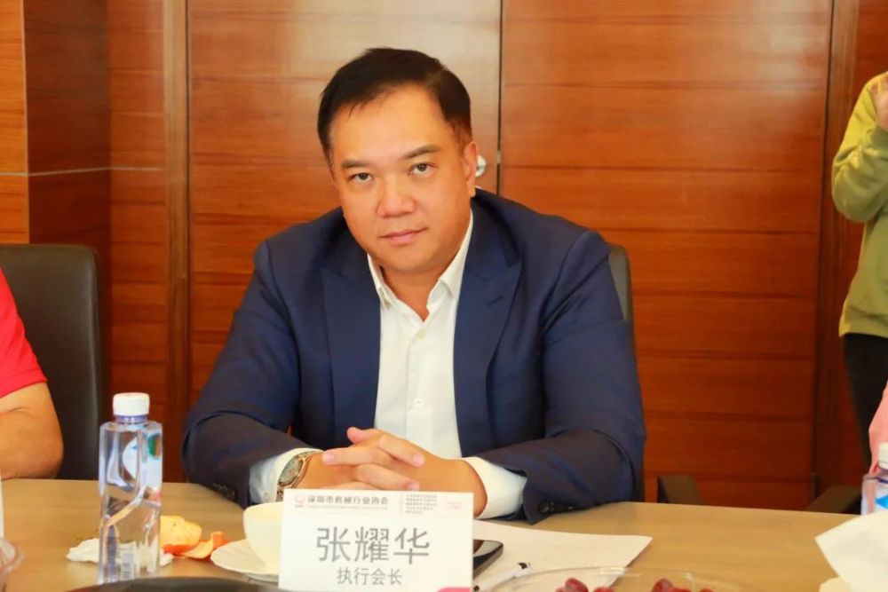 "我是青年时期创办亿和,向先行者,优秀者学习,促使自己进步.