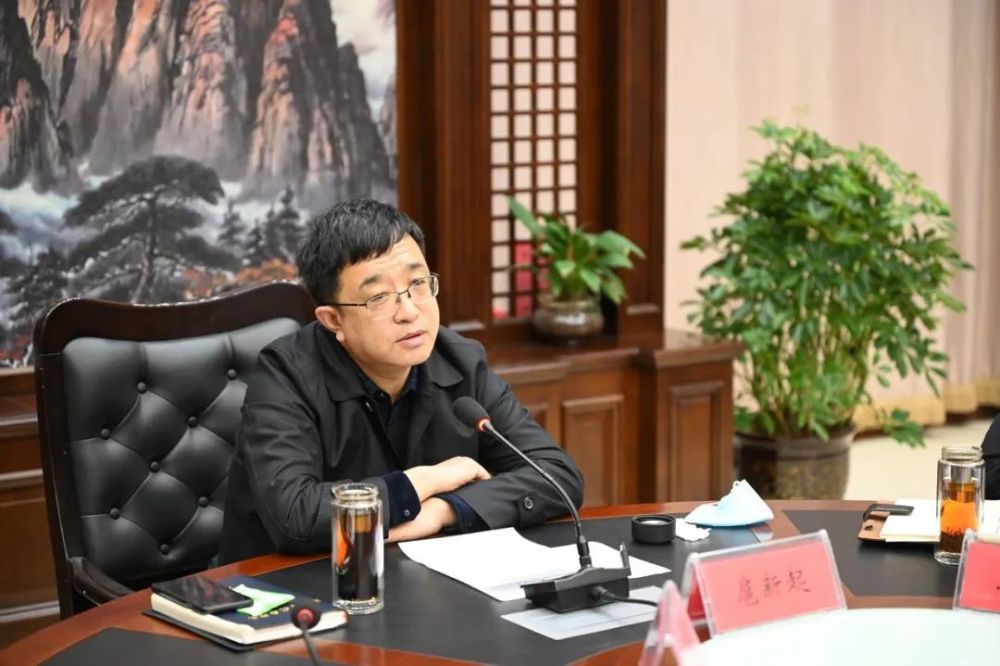 扈新起主持召开全县灾后恢复重建工作专班第八次会议暨农村房屋修缮