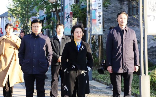 市领导率洪泽代表团赴盐城市建湖县考察交流