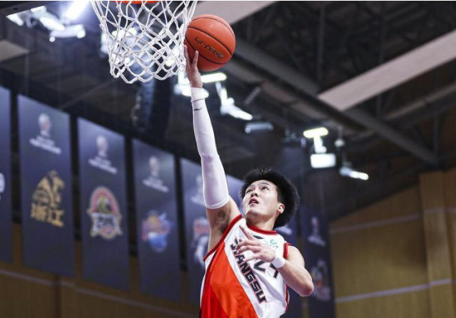 cba 两队单节10-9，被调侃防守大战！江苏险胜青岛终结两连败！