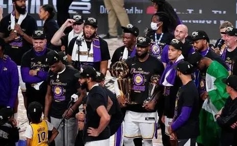 安东尼戴维斯 卡鲁索离开湖人后首谈原因，果然NBA终究是商业联盟！