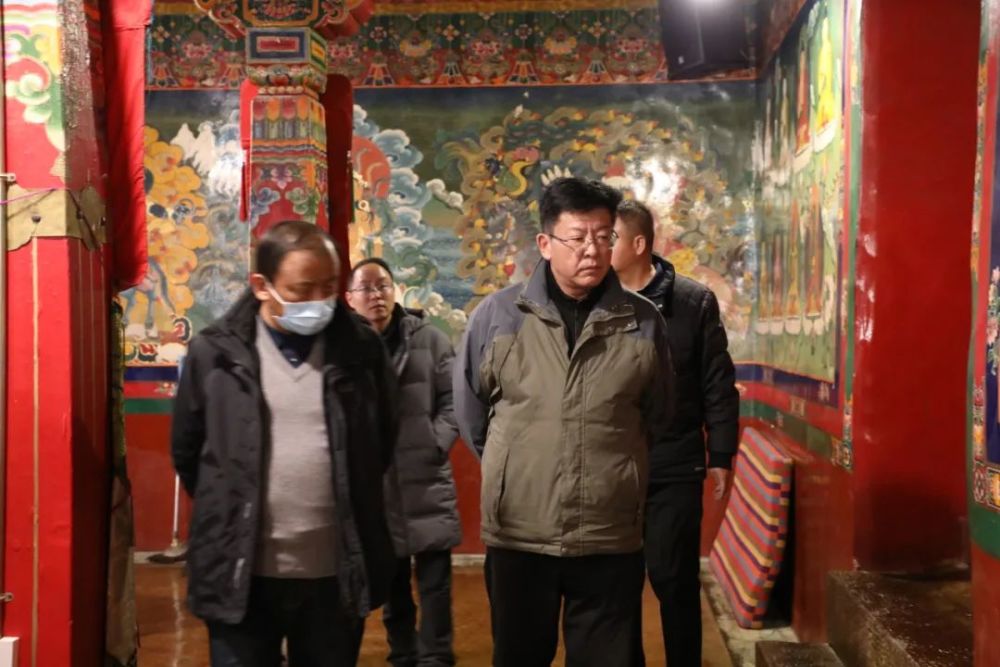 拉萨市委常委,常务副市长占堆莅临当雄县调研教育项目及文物保护工作