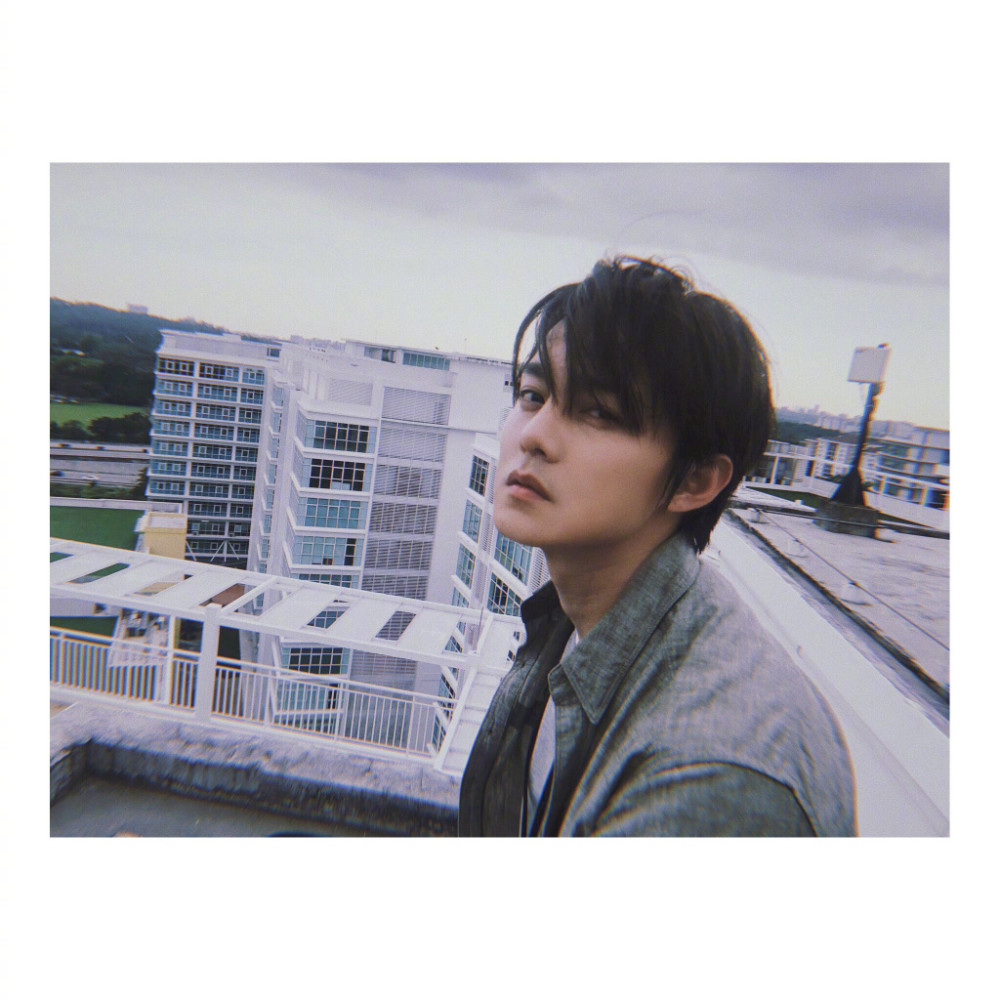 不健身之前,尹正的长相称得上是"天然整容脸"