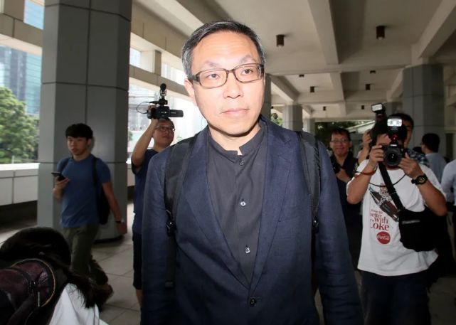 一直以来,港区"黄尸"法官偏袒包庇乱港分子,严刑处罚港警的戏码屡屡在