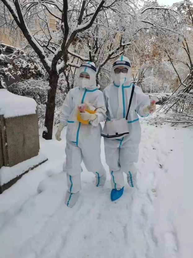 大白"们医护人员前行的脚步然而风雪并没有阻挡哈尔滨市迎来大范围强