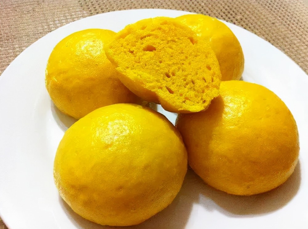 图片来源于网络联系侵删可以选择自己动手,用南瓜,玉米面,小米面,面粉