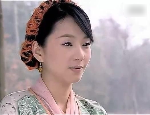 但实际上,操着一口陕西方言的婴宁,更可能是这样的:"狐狸精"这个词