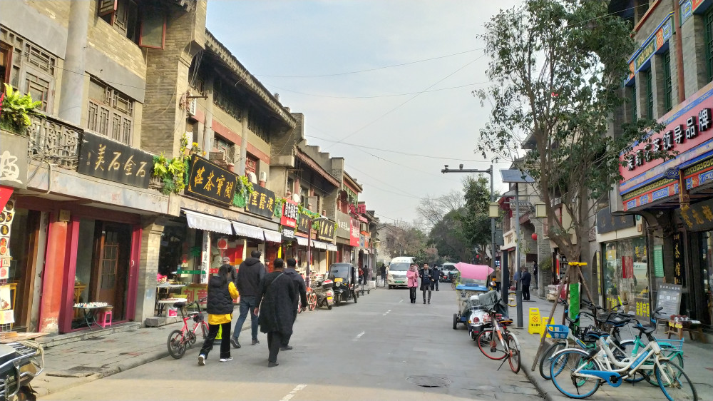 大学习巷是曾经学习的地方,端履门是端正衣装的地方,东木头市是曾经