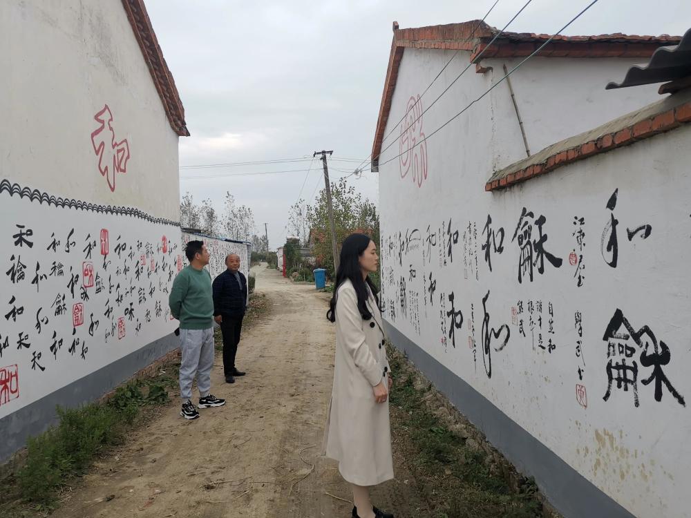 中國好人張雷獻愛高樓和字村