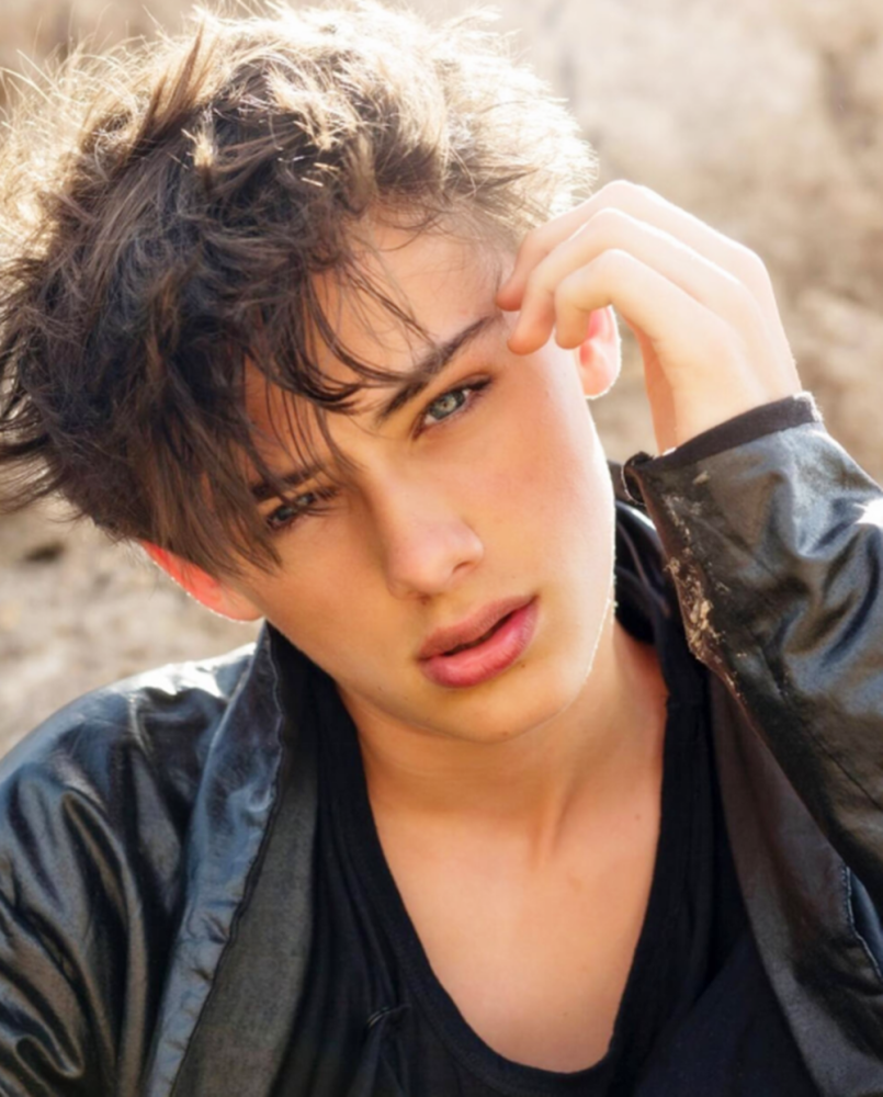 世界最帅男孩大变样高颜值受后天因素影响大千万不能忽略