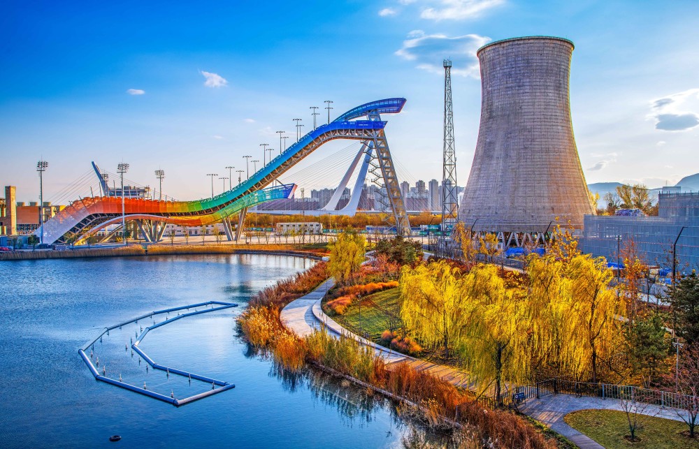 首钢滑雪大跳台预计下月迎造雪,冬奥会后赛道曲面可"变身"_腾讯新闻