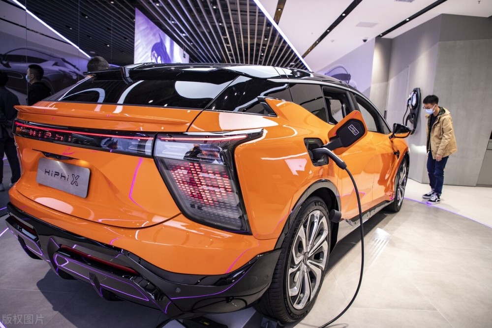 卖了1926辆 扬言干翻特斯拉 复旦高材生在忽悠 长安 强势崛起 全网搜