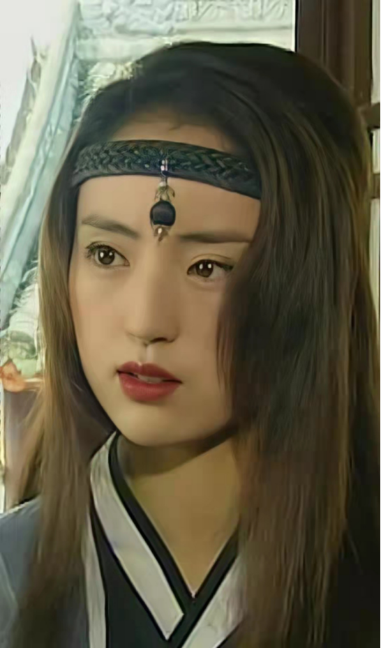 董璇看到后跑去试戏,她雷厉风行的表演,女侠范十足,导演当即决定让她