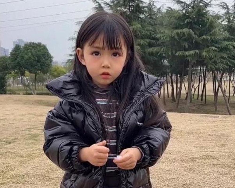 "无声天使"蓝妮妮:颜值逆天无法自理,父亲称会慢慢