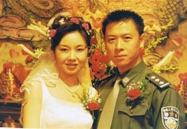 三割嫩草的"风情闫掌柜",干过哪些迷糊事