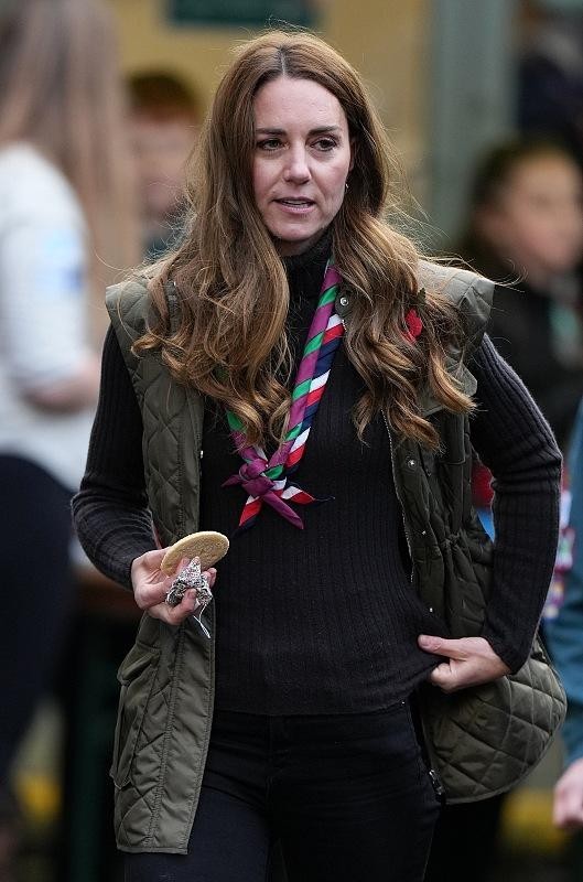 贵族的日常服装也挺普通的凯特王妃虽然很美生图看着也挺朴素