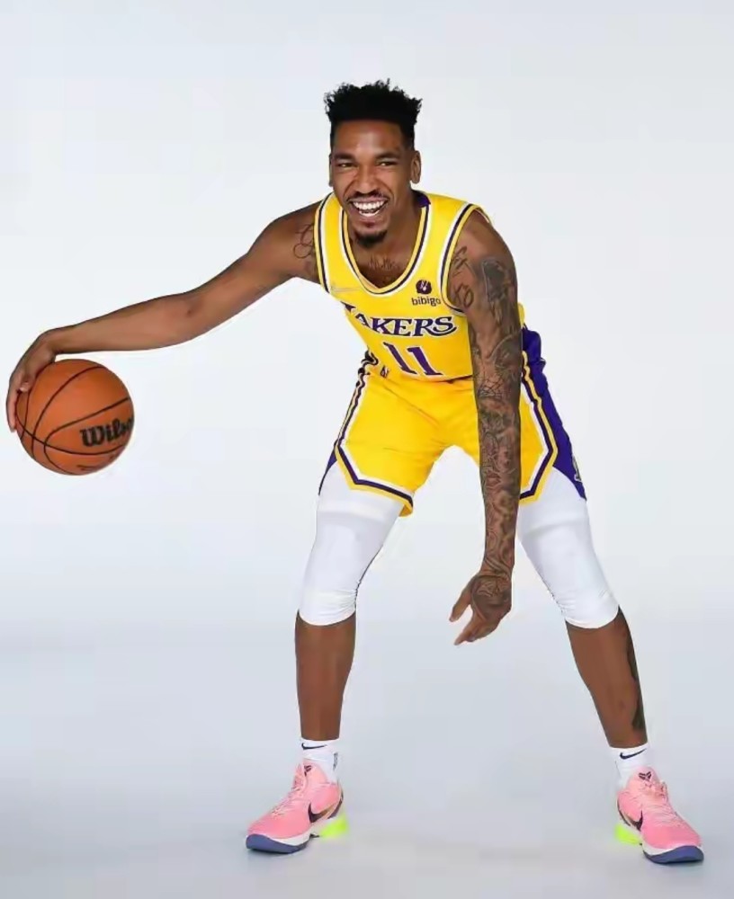 唐斯 NBA三消息：蒙克封神夜，湖人旧将献准绝杀，枸杞两度隔扣唐斯