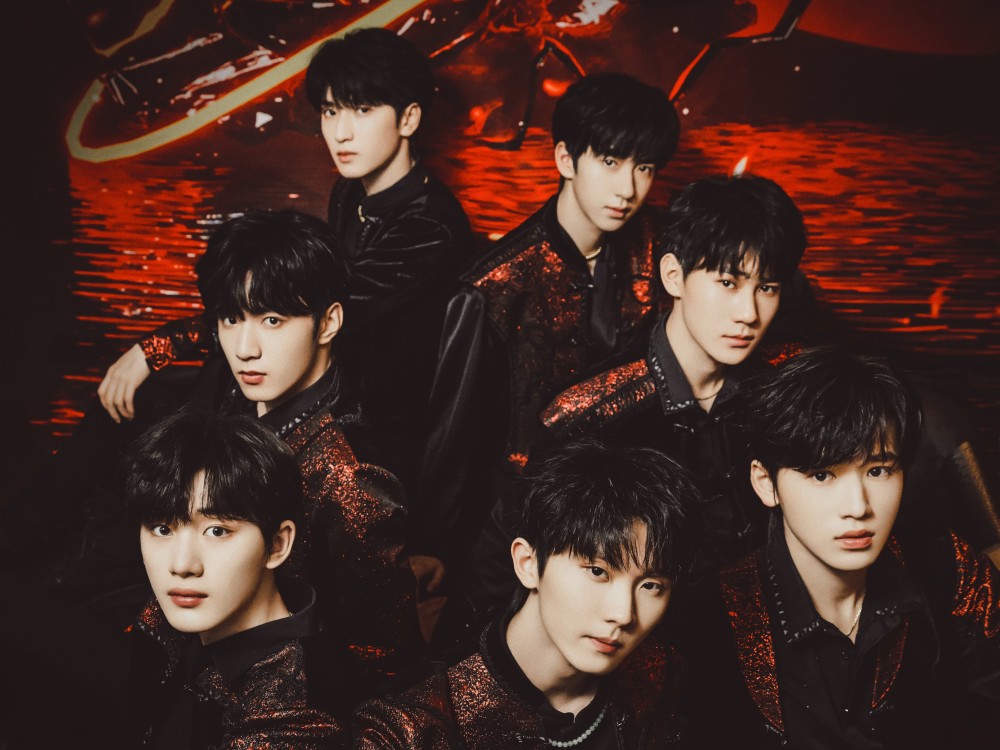 时代少年团齐发童年照宣传新歌丁程鑫圆润可爱宋亚轩变化最小