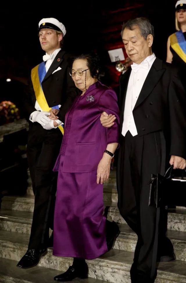 有一种夫妻朋友圈从来不秀恩爱