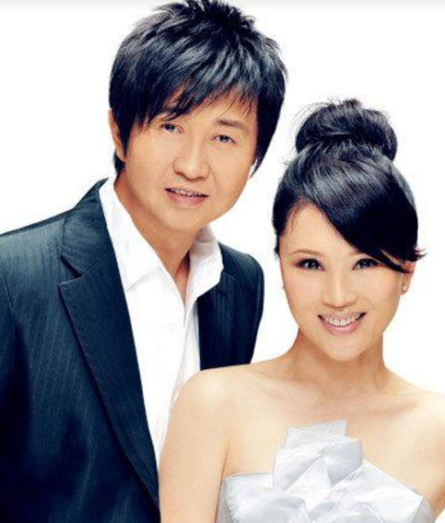 三宝中的"妈妈"乌日娜老师,丈夫布仁,歌中的女儿英格玛唱了这一首歌