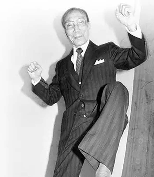 107岁的邵逸夫,生前对养生秘诀直言不讳:坚持不喝酒,不赌钱