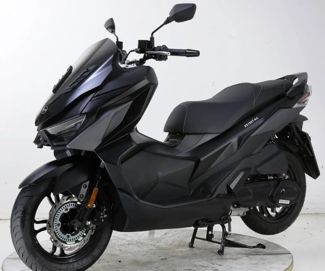 该车是由三阳在海外市场的jet x(gpx dron)直接搬到国内,未来与本田