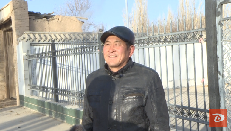 近日,记者走进敦煌市郭家堡镇六号桥村,干净整洁的村道上,一盏盏太阳