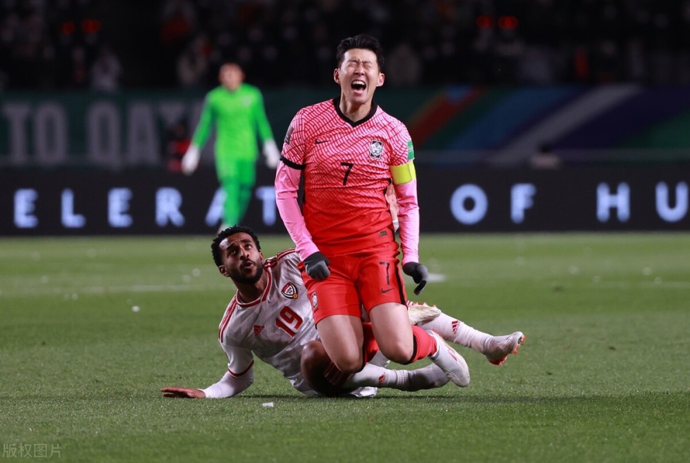 亚洲区 1-0，亚洲第4爆发，64％控球加轰20脚加英超悍将点杀，一夜升至第一