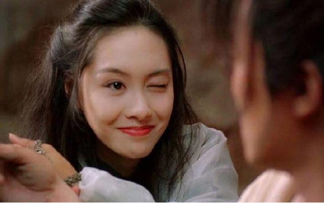 张雪迎重现紫霞仙子名场面模仿朱茵wink却被吐槽东施效颦