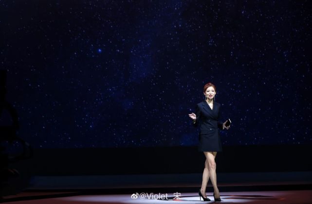 鸿蒙版华为智选智能电动滑板车发布;iqoo宋大腿为产品体验拼全力